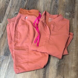 FIGS Terracotta Scrub Set